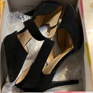 Very comfy black heels